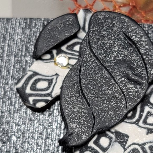 Adorable Clay Animal Pin Brooch Black n White - Picture 4 of 5